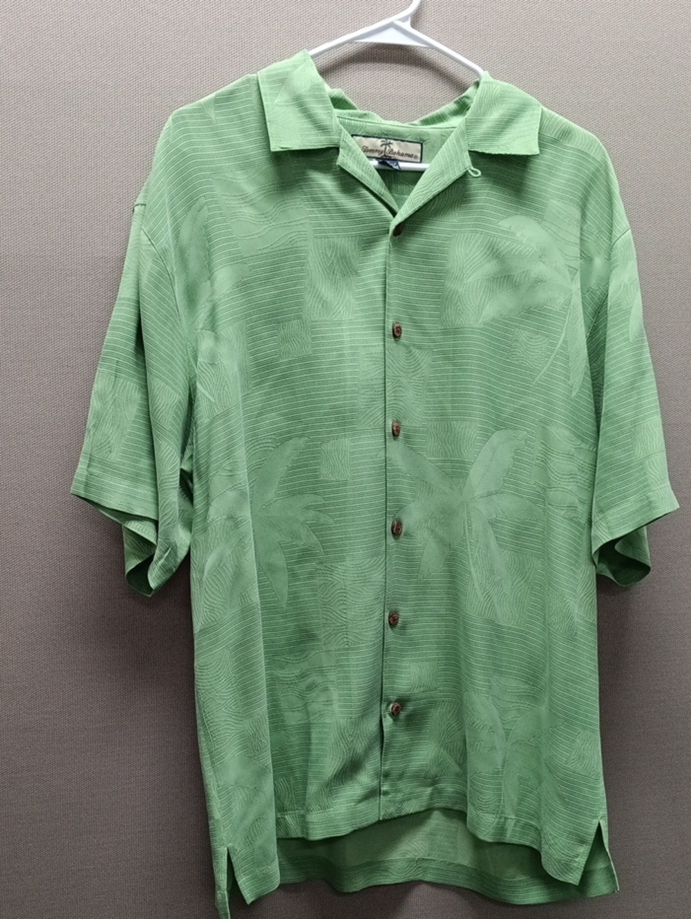 Tommy Bahama Light Green Palm-Print Camp Shirt 100 % Silk